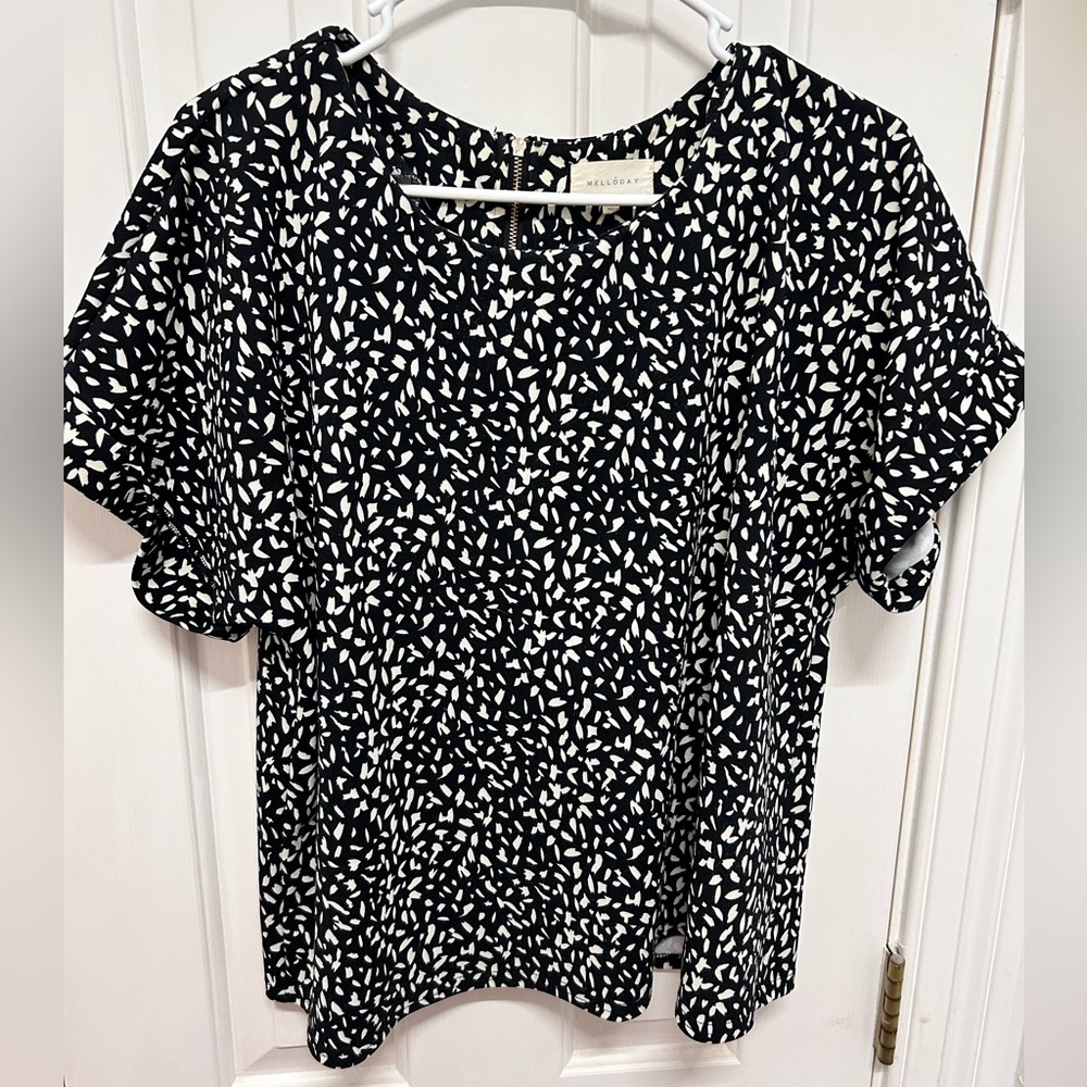 Short sleeve top / black and cream / L